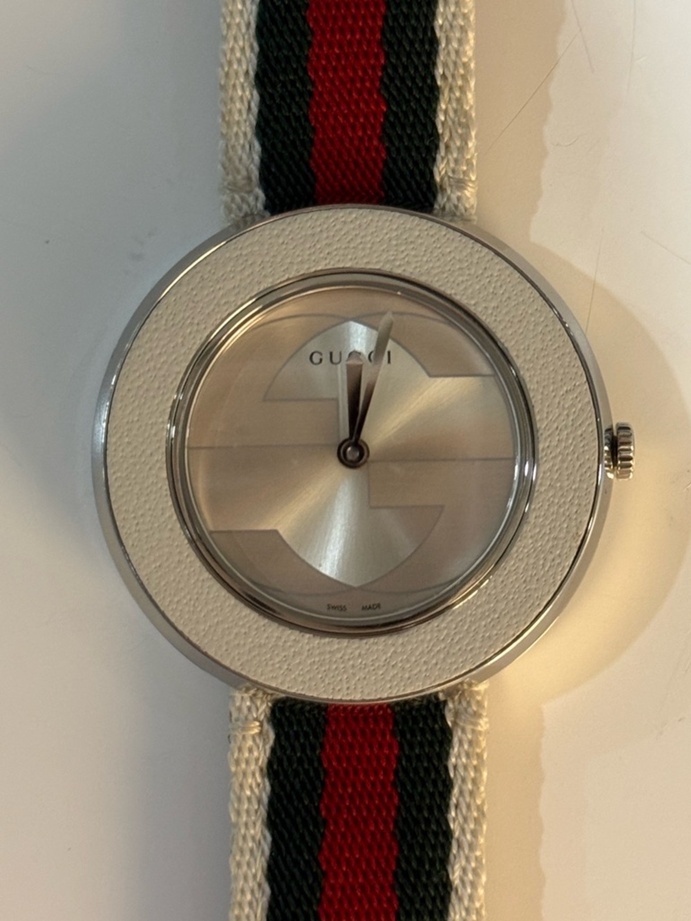 Gucci U-Play 35mm Watch YA129411 Green Red White Nylon Strap | Swiss Made - Picture 10 of 17